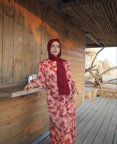 Floral Dress Outfit Hijab, Hijabi Floral Dress, Pink Printed Eid Dresses, Floral Hijabi Dresses, Aesthetic Muslim Outfits, Hijabi With Flowers Aesthetic, Hijabi Girl With Flowers, New Hijab, Eid Fashion