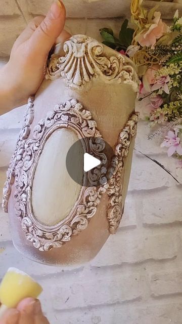 4,052 likes, 119 comments - love_shabby_chic on May 12, 2024: "Hello lovelies! Delivering on my promise, here's the tutorial for transforming an old jug into something new and chic. I've used the...". Shabby Chic Jars, Shabby Chic Vases, Jars Decor, Altered Jars, Birds House, Pasta Das, Shabby Chic Furniture Diy, Vases Art, Big Vases