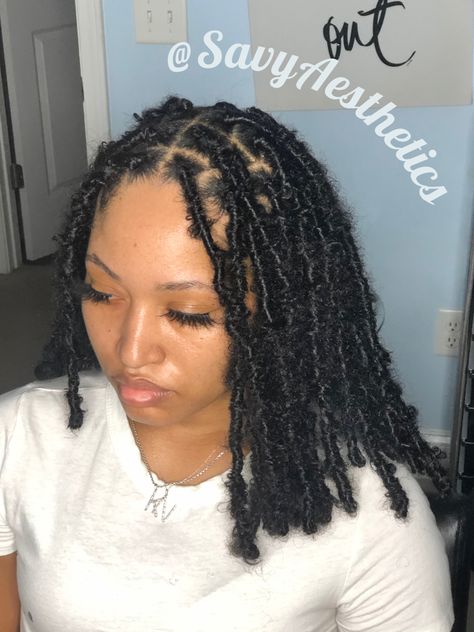 Soft Locs Shoulder Length, Shoulder Length Soft Locs, Soft Locs Short, Freedom Locs, Short Soft Locs, Soft Locs Hairstyles, Coloured Braids, Faux Loc, Soft Locs