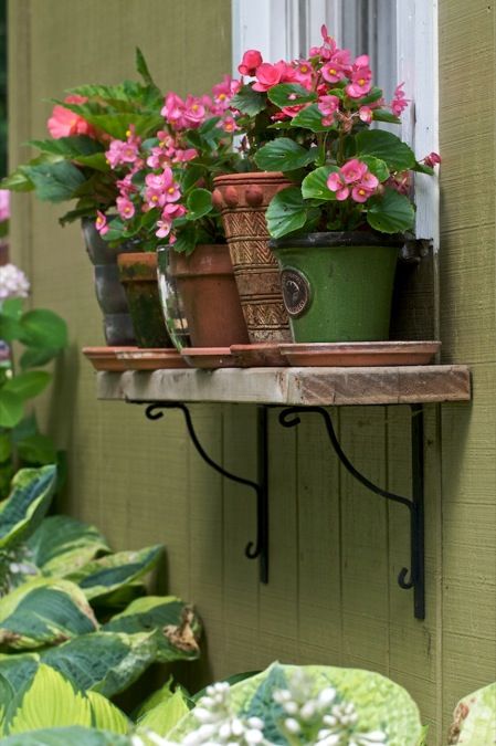 Wow - I love this. Think of all the awesome pots you could showcase while having a really pretty window box look. Window box alternative Repurposed Planter, Country Estates, Have Inspiration, Garden Containers, Garden Windows, Window Boxes, Garden Cottage, Window Box, Planter Boxes