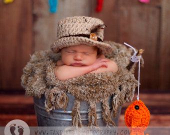 Baby Shower Fishing, Newborn Boy Hats, Newborn Girl Hat, Crochet Photo Props, Foto Newborn, Newborn Photography Boy, Baby Boy Pictures, Baby Fish, Baby Boy Photography