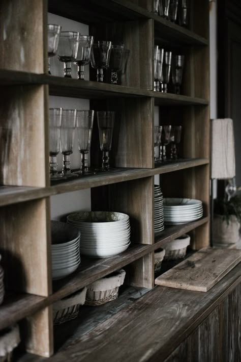 Cozy Cottage Kitchen, Chateaux Interiors, Weathered Furniture, Rustic Industrial Decor, Walnut Furniture, Rustic Modern Kitchen, Old Cabinets, Cottage Kitchens, Cabinet Decor