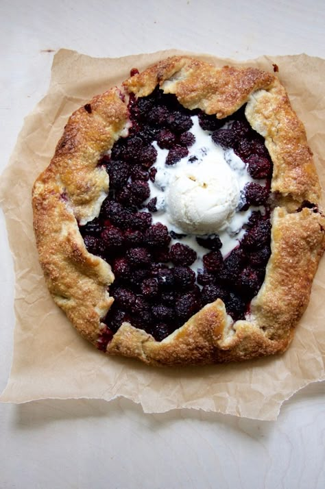 Blackberry Galette, Galette Recipes, Berry Galette, French Recipes Authentic, Eating Seasonally, Dandelion Greens, Crockpot Dessert Recipes, Galette Recipe, Summer Baking