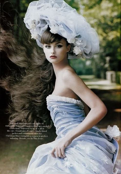 Paris Couture: In the Grand Tradition I US Vogue I October 1994 I Models: Shalom Harlow, Trish Goff, Kirsty Hume, Editor: Grace Coddington,  Photographer: Stephen Meisel. Cristobal Balenciaga, Jean Shrimpton, Charles James, Vogue Us, Steven Meisel, Richard Avedon, Linda Evangelista, Make Love, Vogue Uk