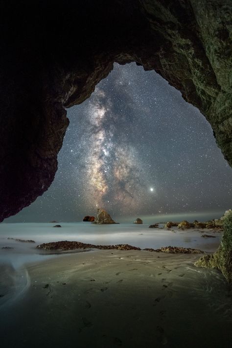 Amazing Milky Way photography taken from a sea cave on the Southern Oregon coast. Sea Cave Aesthetic, Milky Seas, Milky Way Aesthetic, Oregon Aesthetic, Cave Photography, Milky Way Photography, Coast Photography, Southern Oregon Coast, Oregon Photography