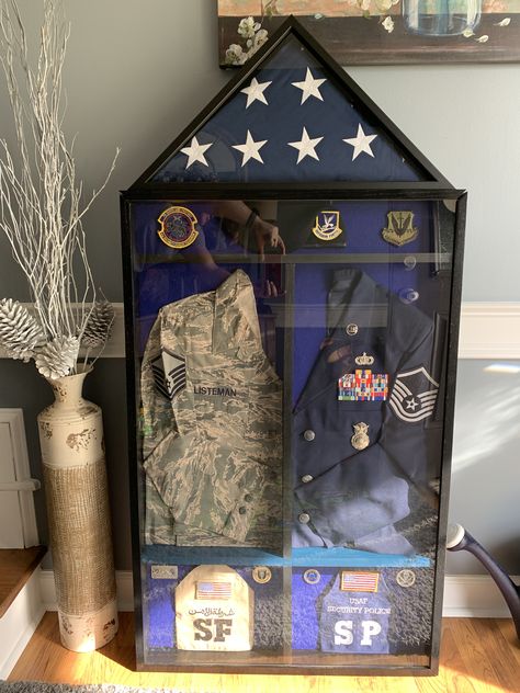 Army Uniform Shadow Box Ideas, Military Shadow Box Ideas Army, Military Uniform Shadow Box Ideas, Military Memorabilia Display, Army Retirement Party, Air Force Retirement Gifts, Military Shadow Box Ideas, Award Wall, Happy Birthday Marines