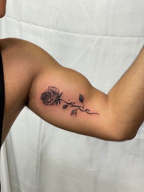 Arabic Writing Tattoo, Rose Tattoo With Name, Nova Tattoo, Rose Flower Tattoos, Irish Rose, Writing Tattoos, Arabic Names, Arabic Tattoo, Stylist Tattoos