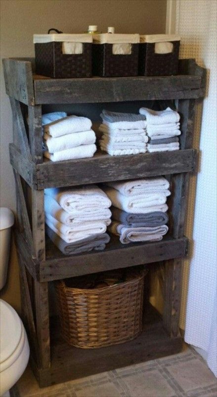 Bathroom organizer - 50 Decorative Rustic Storage Projects For a Beautifully Organized Home Real Estat, Recycled Pallet, Rustic Storage, Pallet Crafts, Salon Interior Design, Simple Bathroom, Pallet Ideas, Rustic Bathroom, Diy Pallet Projects