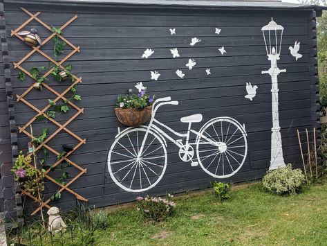 Garden Wall Painting Ideas Backyards, Painting For Garden Walls, Backyard Fence Mural, Outdoor Garden Wall Painting Ideas, Outdoor Wall Painting Ideas, Outside Murals, Outdoor Mural Ideas, Outdoor Wall Paint, Artwork Diy