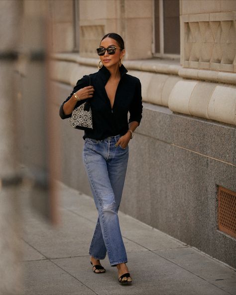 Easy way to elevate a casual look! – Sincerely Jules Sincerely Jules, Outfit Jeans, Mode Casual, Classy Casual Outfits, Classy Casual, Casual Chic Style, Looks Style, Mode Inspiration, Denim Outfit