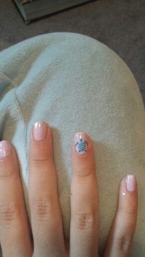 Turtle nail Nails With Turtle Design, Turtle On Nails, Nails With Turtles, Turtle Nails Design, Sea Turtle Nails, Turtle Nail Designs, Nails Turtle, Sb Nails, Turtle Nail Art