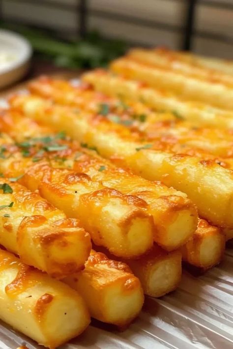 potato cheese sticks Potato Apps, Cheese Sticks Recipe, Potato Cheese, Potato Recipes Side Dishes, Potato Sides, Cheese Sticks, Potato Side Dishes, Potato Dishes, Fried Food