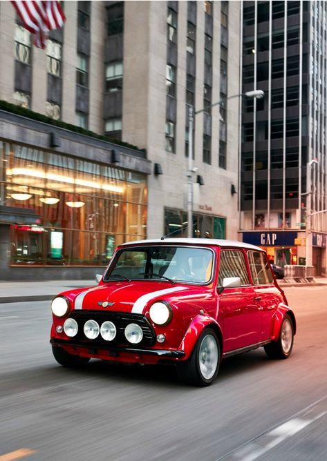 Electric Icon, Alpha Romeo, Mini Cooper Classic, Bmw Classic Cars, Bmw Classic, Mc Laren, Best Classic Cars, Mini Electric, Kia Soul