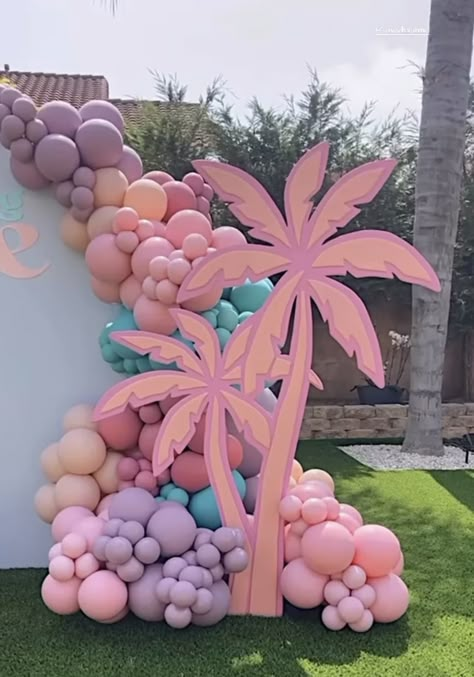 California Party Theme, Beach Barbie Birthday Party, Stitch Pool Party, Palm Beach Party, Barbie Backdrop, Tropical Barbie, Barbie Pool Party, Stitch Party, Barbie Party Decorations