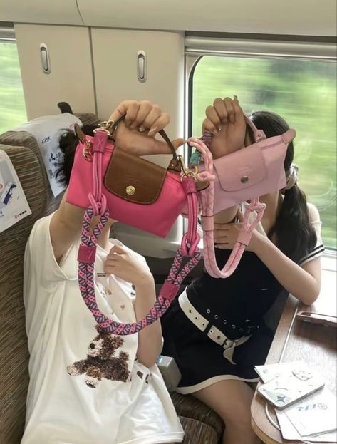 Pink Longchamp Bag, Mini Longchamp Bag, Longchamp Pouch, Pink Bags Outfit, Longchamp Bag Outfit, Longchamp Le Pliage Mini, Longchamp Mini Le Pliage, Longchamp Mini, Bag Longchamp