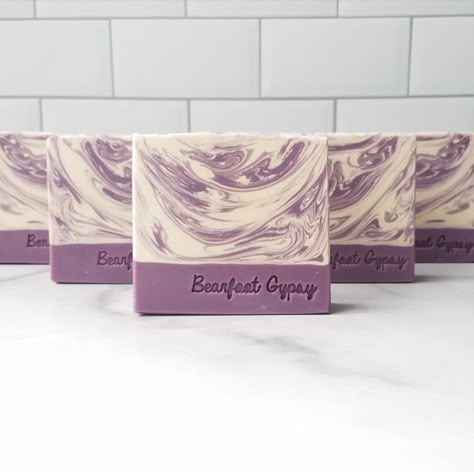 Lavender Soap Design, Artisan Soap Packaging, Homemade Cold Process Soap, Spring Soap, Soap Design Ideas, Cold Process Soap Designs, Diy Soap Bars, Lavender Soap Bar, Soap Design