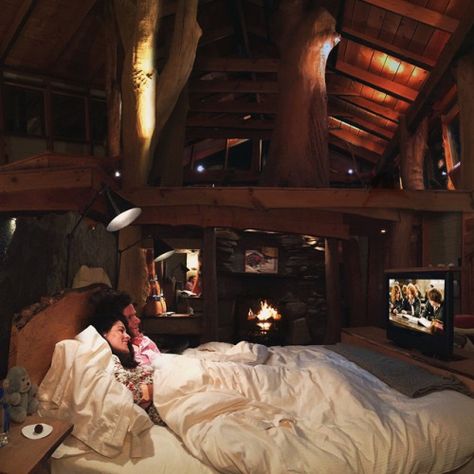 Cozy Movie night at the cabin Anthropology Home, Azimuth Circle, Cozy Movie Night, Preppy House, Sarah Vickers, Affordable Bedding Sets, Kiel James Patrick, Classy Girls Wear Pearls, Cheap Bedding Sets