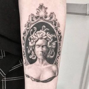 A Frame Tattoo, Tattoo Frame, Frame Tattoo, Framed Portrait, New York Tattoo, Framed Tattoo, Statue Tattoo, Stone Statue, Back Tattoos For Guys