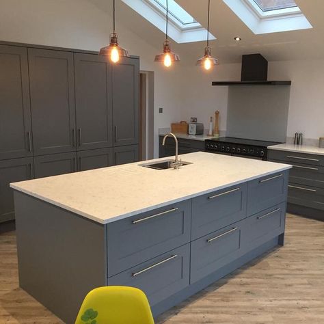 Dust Grey Kitchen, White Worktop, Kitchen Doors, Grey Kitchen, Kitchen Diner, Garden Room, White Kitchen, New Kitchen, Diner