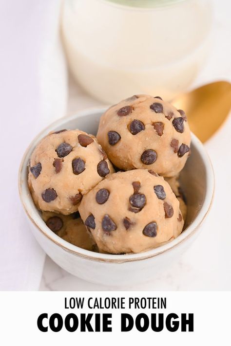 Protein low calorie cookie dough Low Calorie Cookie Dough Recipe, Low Calorie Cookie Dough, High Protein Cookie Dough, Protein Cookie Dough Recipe, Healthy Cookie Dough Recipe, Greek Yogurt Cookie Dough, High Protein Cookie, Protein Powder Cookies, Low Calorie Cookies