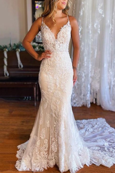 White Vintage Applique Lace Mermaid Wedding Dress Wedding Dress Necklace, Dresses With Appliques, Bohemian Wedding Dress Lace, Lace Applique Wedding Dress, Bridal Gowns Mermaid, Country Theme, V Neck Wedding Dress, Applique Wedding, Back Wedding Dress