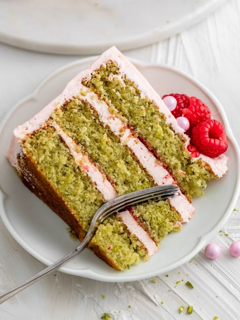 Raspberry Pistachio Layer Cake — Julie Marie Eats Nutella Mousse Cake, Easter Cake Ideas, Cake With Pistachio, Milk Chocolate Mousse, Pistachio Cake Recipe, Raspberry Pistachio, Homemade Cake Mixes, Nutella Mousse, Spring Recipes Dessert