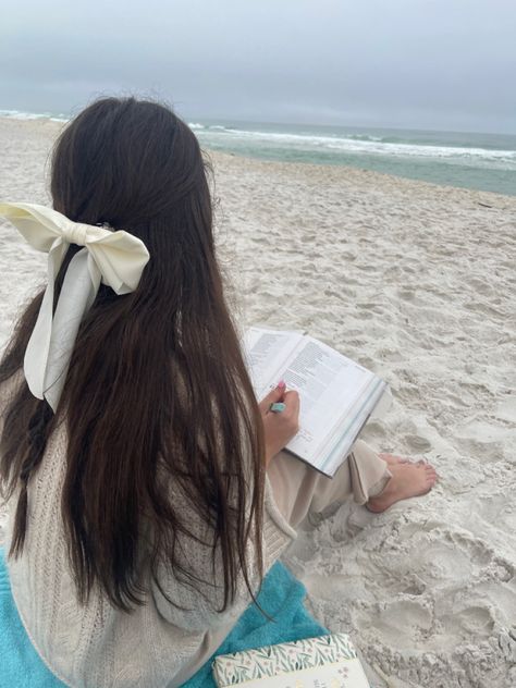 bible study on the beach Bible Study On The Beach, Bible Photoshoot, Beach Bible Study, Summer Study, Study Pictures, Christian Bible Study, Beach Photoshoot, Best Friend Pictures, Christian Bible