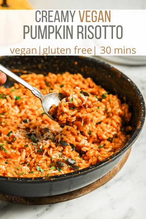 You're going to love this rich and creamy vegan pumpkin risotto! Creamy, rich, and perfectly seasonal, this autumnal meal is a keeper. Vegan, gluten-free, and made in under 30 minutes! Risotto Vegan, Vegan Creamer, Veggie Bowls, Vegan Risotto, Pumpkin Risotto, Vegan Slow Cooker, Vegan Parmesan Cheese, Vegan Lunches, Vegan Parmesan