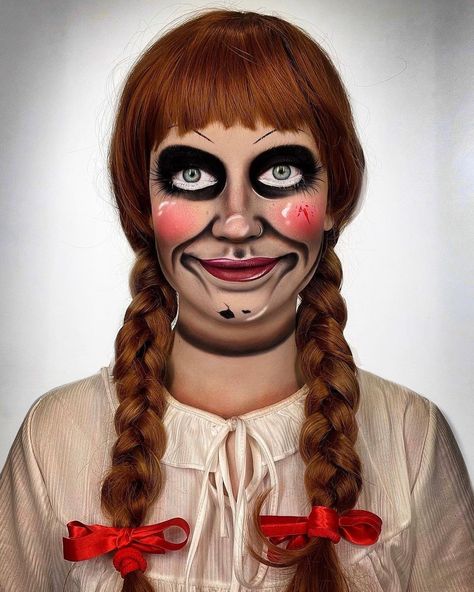 Funny Makeup Looks Hilarious, Horror Face Painting, Annabelle Aesthetic, Fast Halloween Costumes, Creepy Face Paint, Saw Makeup, Scary Face Paint, Halloween Makeup Look, Makeup Masterclass