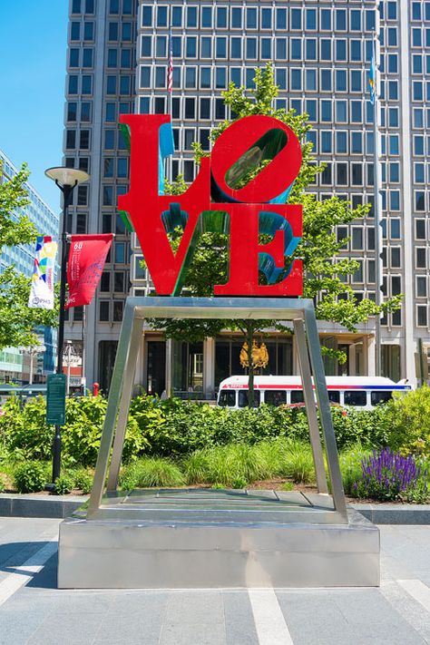 Philadelphia Trip, Rock Doodles, Things To Do In Philadelphia, Historic Philadelphia, Robert Indiana, Visit Philadelphia, Love Statue, Pennsylvania Travel, Love Park