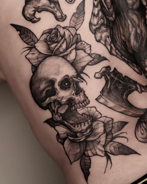 Instagram Flowers, Dark Tattoo, Black Tattoos, Blackwork, Skull Tattoo, Tattoos, Flowers, On Instagram, Instagram