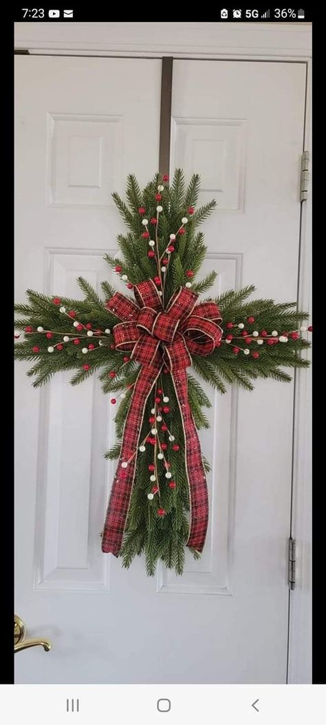 Christmas Cross Wreath, Cross Ideas, Cross Wreath, Christian Crafts, Holiday Crafts Christmas, Crafts Christmas, Christmas Cross, Holiday Diy, Holiday Crafts