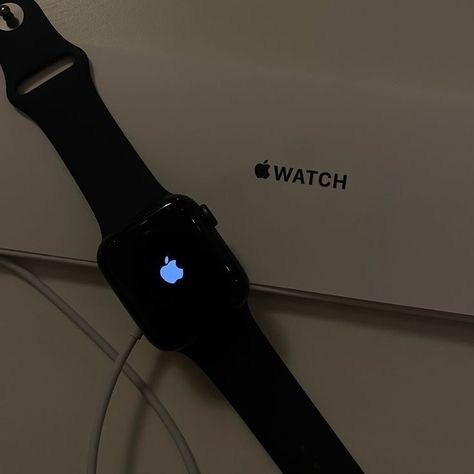 Apple Watch Series 9 Black, Apple Watch Black Aesthetic, Black Apple Aesthetic, Apple Watch Aesthetic Black, Apple Watch Black Women, Black Watch Aesthetic, Black Apple Watch Aesthetic, Classy Apple Watch, Apple Products Aesthetic