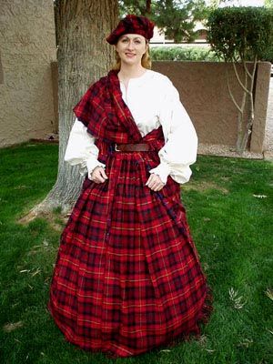 There's something about Scottish clothing  that seems to invoke a sense of patriotism in the person. Maybe it's the defiant history behin... Scotish Clothes Traditional Women, Scottish Outfit Women, Scottish Traditional Dress, Traditional Scottish Clothing, Traditional Scottish Dress, Scottish Dress, Irish Dress, Scottish Women, Scottish Clothing