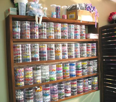 Stackable jars are such a pretty visual! The Bead Monkey owner Tina likes to put her seed beads in stackable jars in color coordinated groups! Mini Shelves, Stacking Bins, Dream Craft Room, Bead Organization, Beads Craft, Studio Organization, Scrapbook Room, Bead Storage, Organization Storage