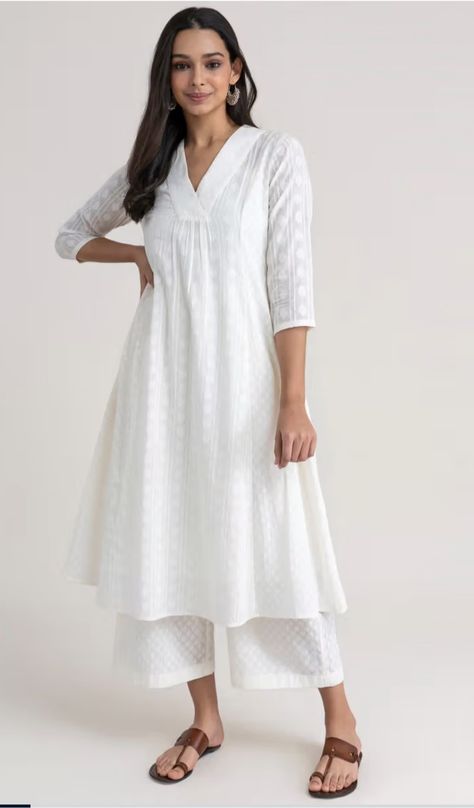 Aesthetic Kurti Designs Latest, Plain White Kurti Designs Cotton, Kurtha Surwal Design, Simple White Kurti Designs, White Kurta Sets For Women, White Kurti Designs Latest, Scratch Dress Designs, White Hakoba Kurti, White Kurta Styling Ideas