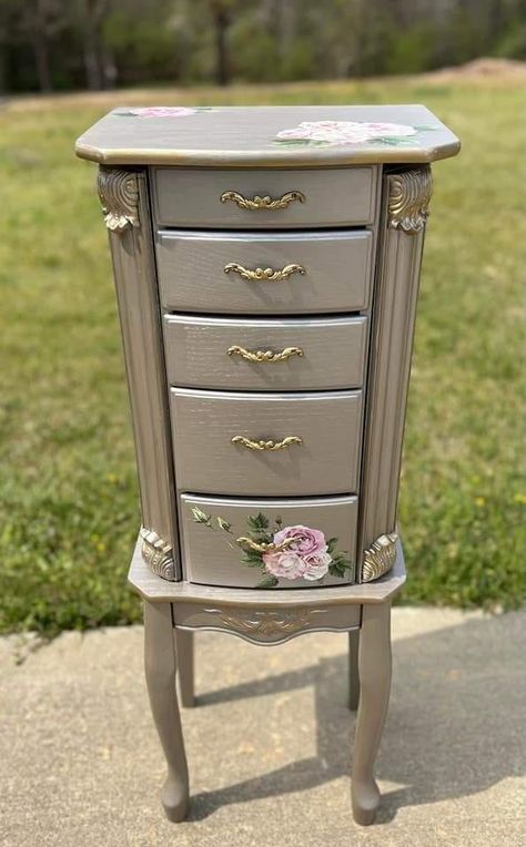 Standing Jewelry Box Makeover, Jewelry Armoire Makeover, Jewellery Armoire, Standing Jewelry Box, Glamorous Bedroom, Rethunk Junk, Jewellery Cabinet, Diy Furniture Upholstery, Shabby Chic Jewellery Box