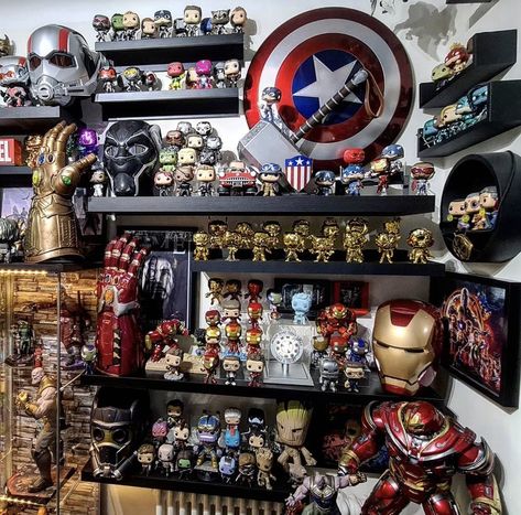 Marvel Bed Room, Marvel Toys Collection, Marvel Collection Display, Marvel Funko Pop Display, Marvel Decorations Room, Marvel Funko Pop Collection, Aesthetic Marvel Room Decor, Marvel Themed Room, Marvel Room Ideas