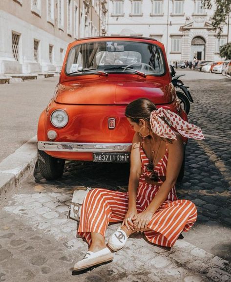 Chic Tourist Shots of Sicily, Zurich, Paris, Milan & more :: This Is Glamorous Chique Outfit, Travel Chic, Italy Outfits, Linen Mini Dress, Foto Art, Italian Summer, Ford Gt, Fiat 500, Mode Inspiration