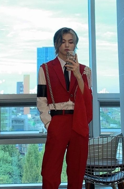 Red Kpop Outfits Male, Valentines Outfits For Men, Men In Red Outfit, Korean Idol Outfit Stage Men, Aesthetic Christmas Outfits Men, Red Outfits Male, Kpop Red Outfit, Red Suit Aesthetic, Valentines Day Outfits For Men