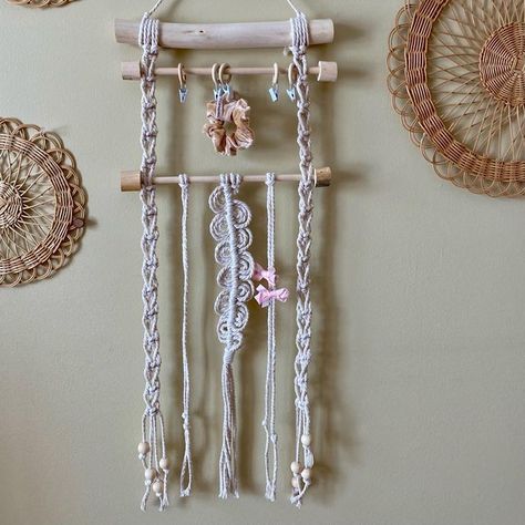 Ottawa Macrame & Fibre Artist / Brenda on Instagram: "Need a way to organize 🎀 hair accessories? Check out this versatile, adjustable macrame bow holder on forgetbknot.ca. (It is shown in more detail on a live/reel video on the reels page) . Combine different elements to create the hanger you need! . Cute as a wall decor as well. Add Polaroids 🖼️ to those clips instead of 🎀! . . . . . . . . . . . . . . . . . . . . . . . . . . . . . . . . . . . . . . . . . . . . . . . . . . . . . . . . . . Macrame Hair Clip, Organize Hair Accessories, Macrame Bow Holder, Macrame Bow, Hair Bow Storage, Diy Hair Bow Holder, Diy Bow Holder, Fibre Artist, Reel Video