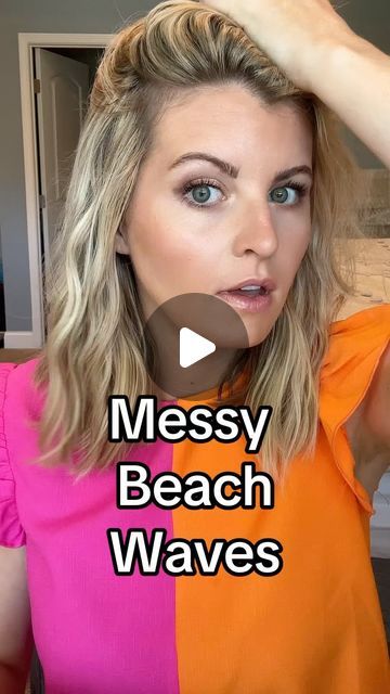 Chelsea Bare on Instagram: "This takes a little practice but once you get the hang of it, its super fast! I’m using a 1” curling iron here ☺️ #messybeachwaves #shorthairtutorial #shorthairstyles #beachwaves #curlingirontutorial #easyhair #hairtutorial" Beachwaver Curling Iron Hair Tutorials, How To Do Wavy Curls, Curling Iron Tutorial, Beachwaver Curling Iron, Messy Beach Waves, Texture Spray, Sea Salt Spray, Hair Iron, Short Hair Tutorial