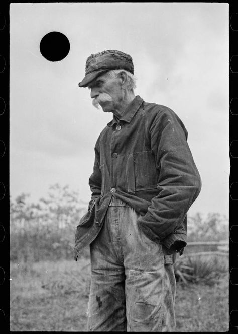 Ben Shahn, Old Fisherman, Figure Reference, Documentary Photography, Weird And Wonderful, 인물 사진, Library Of Congress, Black Hole, Photo Reference