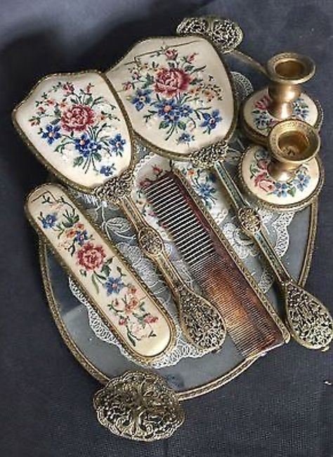 Vintage Dressing Table Sets, Vintage Vanity Set, Vintage Hairbrush, Mirror Sets, Antique Vanity Set, Vintage Dressing Table, Compact Mirror Vintage, Dresser Accessories, Hand Mirrors