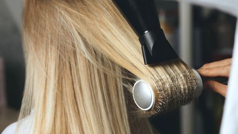 How to Blow-Dry Your Hair Straight in a Matter of Minutes Blow Drying Tips, Blow Dry Hair Straight, Hair Blowout, Morning Hair, Blow Dry Hair, Professional Hair Dryer, Heatless Curls, Professional Stylist, Hair Towel