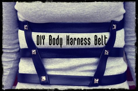 DIY Body Harness Belt by Taylor and Demolish « M Blog - That looks super cool Diy Body Harness, Diy Harness, Diy Your Clothes, Body Harness Jewelry, Harness Jewelry, Chain Body Harness, Body Chain Harness, Mr Kate, Diy Wings