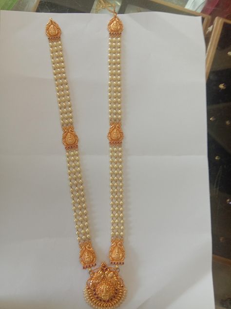 Mothi Haar Gold, Long Neck Chains Gold, Pearl Long Necklace Indian Jewelry, Gold Long Necklace Set New Design 2024, Pearl Haram Designs Gold, Pearl Long Chain Indian, Muthina Hara, Pearl Haram, Indian Gold Jewellery Design