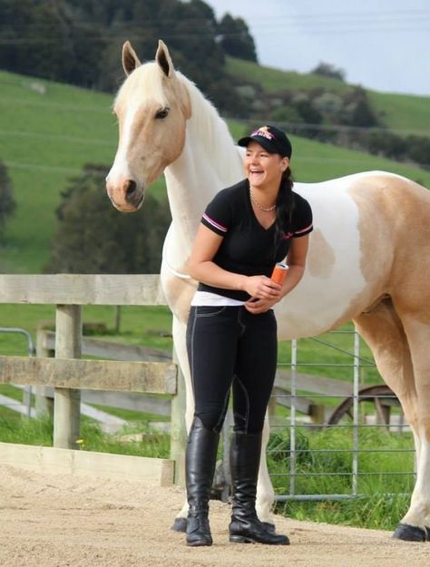 The most incredible pair in the world Alycia Burton, Horse Riding Bare Back, Bay Horse Jumping, Angelina Jolie Horse Photoshoot, Equine Quotes, Hourse Ride Girl, Arabian Horse Running, Natural Horsemanship, Beautiful Horse Pictures