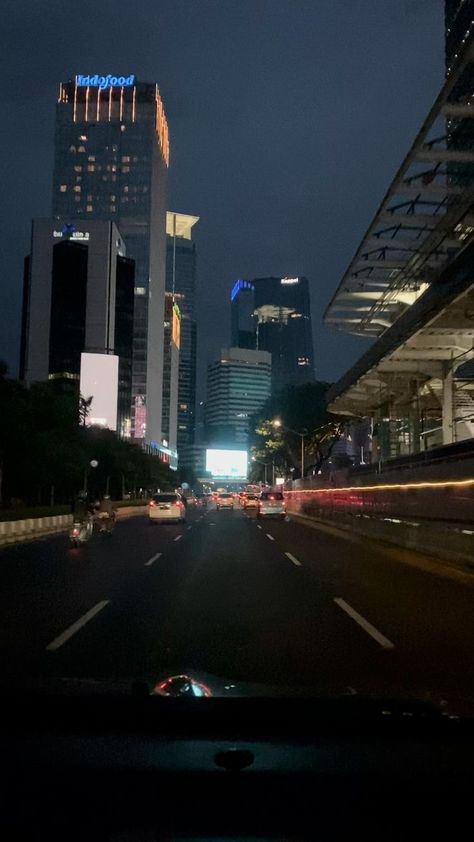 Manila Aesthetic Night Video, Jakarta Night Street, Manila Aesthetic Night, Perjalanan Kota, Road Trip Car, Vibe Video, Scenic Roads, Adventure Aesthetic, Beautiful Views Video