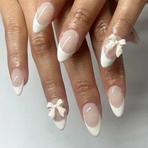 pretti pls wit a bow on top!!! | Instagram Short Nails With Bow Charm, French Tip With Design Nails, White Bow Nails, Bow Nail Art Designs, Nail Palette, Bow Nail Designs, Almond Nails French, Bow Nails, Bow Nail Art